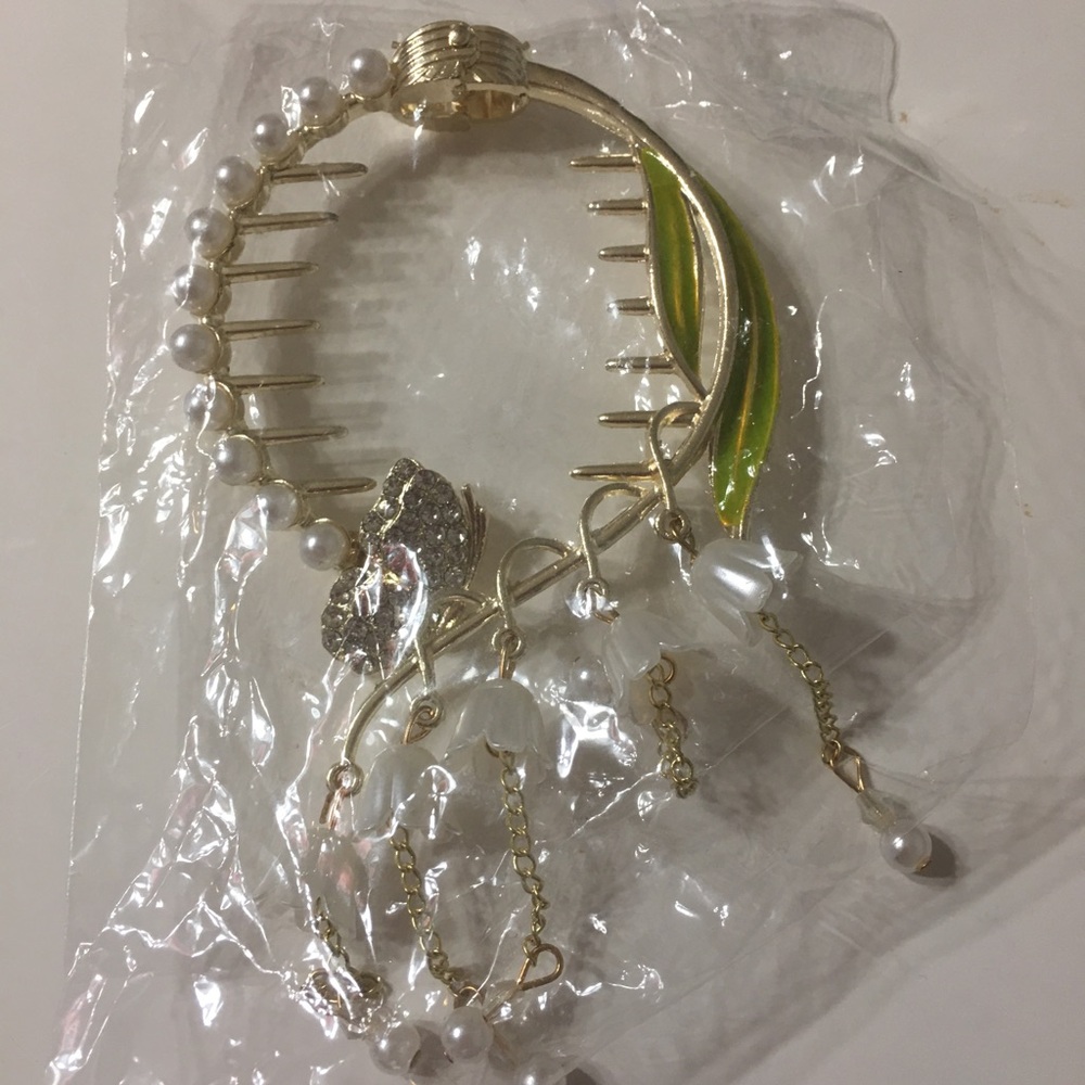 Lily of valley flower hair claw clip for hair bun